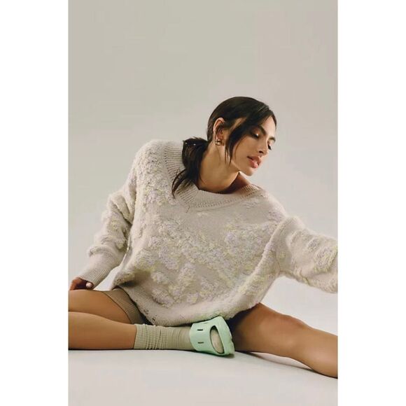 Anthropologie Sweaters - ✨Anthropologie Lucila Beige V-Neck Sz Small Sweater with Yellow Floral Motif✨